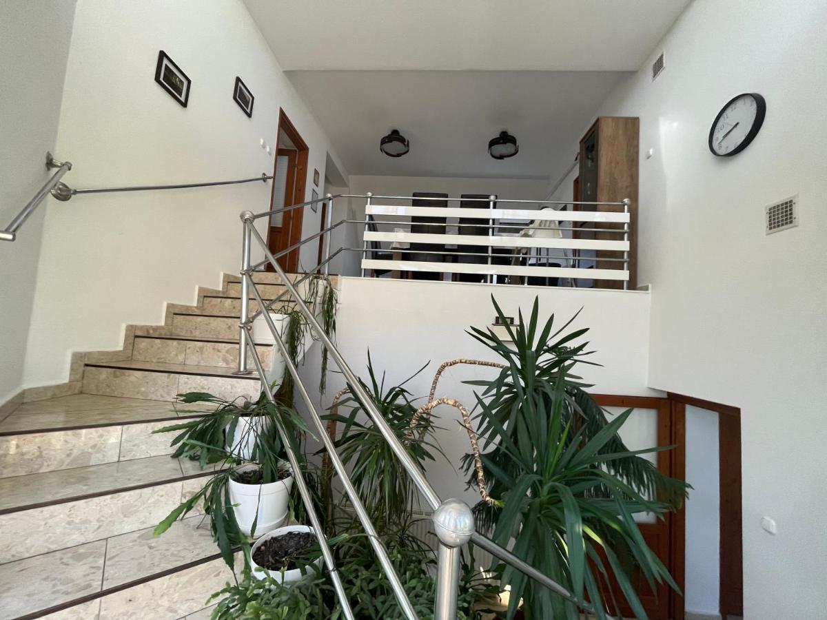 Mol-Ker-Vill Apartment Lenti Luaran gambar
