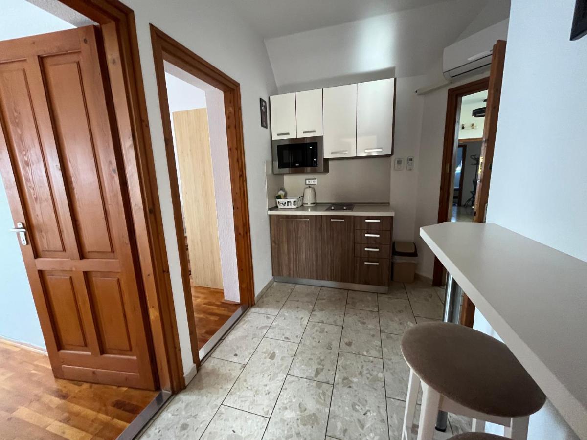Mol-Ker-Vill Apartment Lenti Luaran gambar